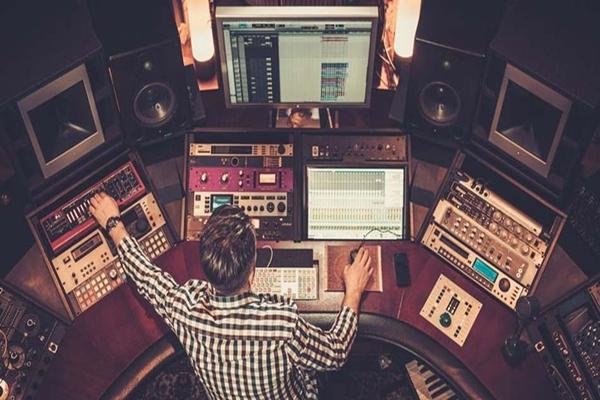 Người tạo nên đoạn nhạc See Tình của Hoàng Thùy Linh-3