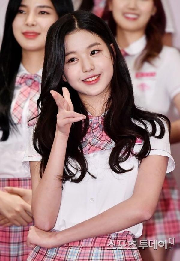 Loạt anh thời chưa debut xinh ngất của Jang Wonyoung (IVE)-1