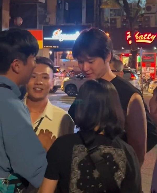 Loạt sao Hàn du hí Việt Nam-3