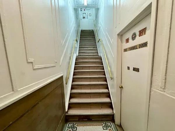 Trải nghiệm khách sạn 1,2 triệu/đêm tệ nhất ở đô thị xa hoa của thế giới-5