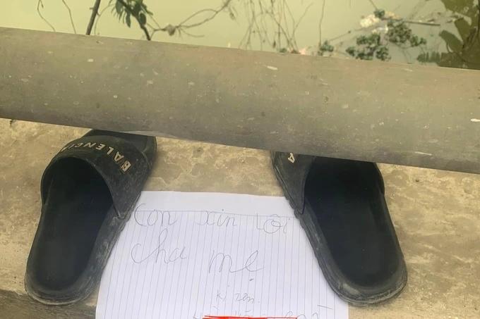 Sự thật đôi dép và tờ giấy con xin lỗi cha mẹ bỏ lại trên cầu-1