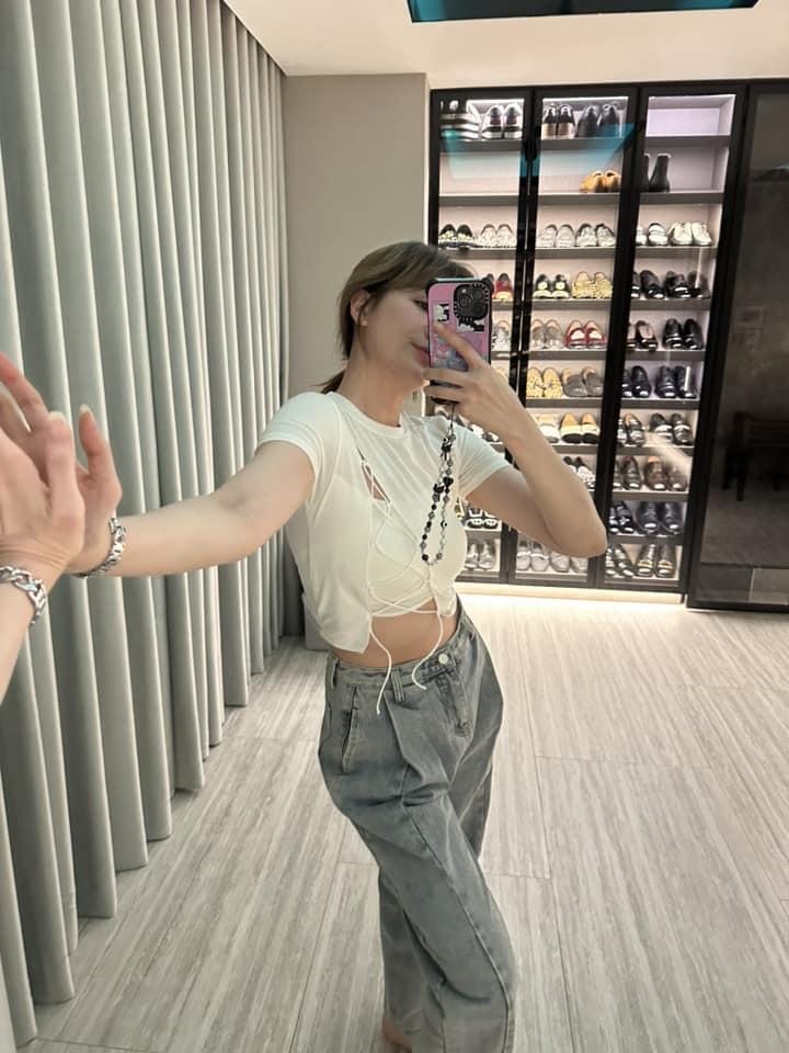 Hari Won vén áo khoe eo, làm rõ nghi ngờ bầu bí-3