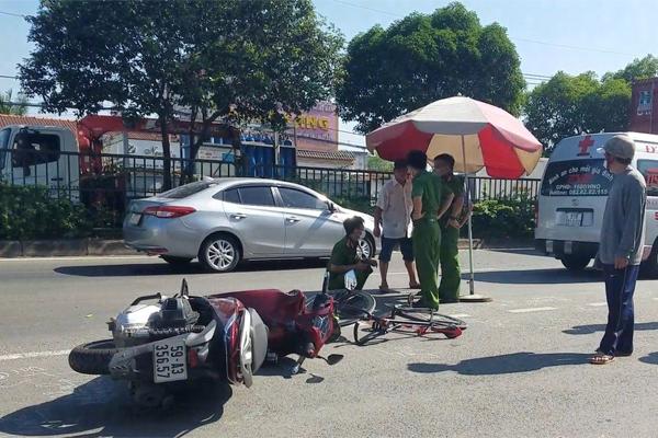 NÓNG: Xe khách tông xe đầu kéo, ít nhất 8 người chết ở Quảng Nam-6