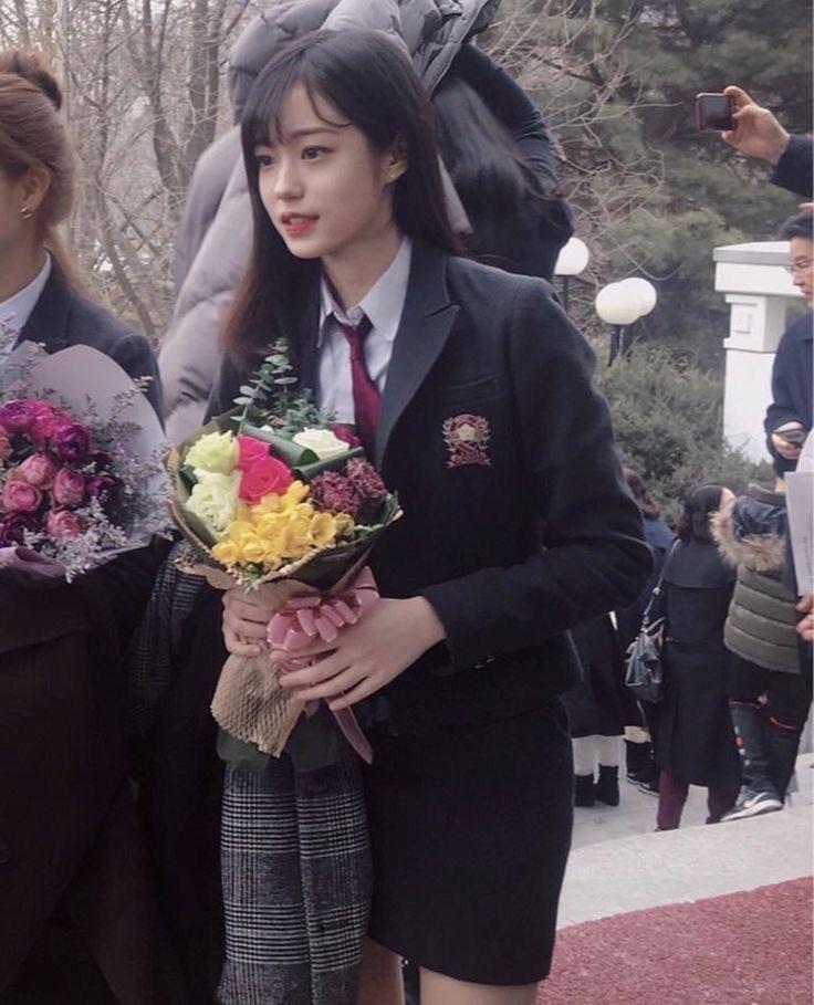 Nữ sinh học giỏi nhất phim Hàn khoe ảnh tốt nghiệp visual nữ thần-4