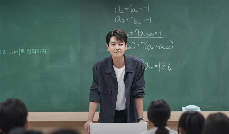 Jung Kyung Ho và hội thầy giáo nam thần vạn người mê trên phim Hàn-2