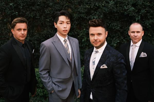 Netizen bức xúc thay Đức Phúc khi đang hát bị nữ MC chen ngang-7