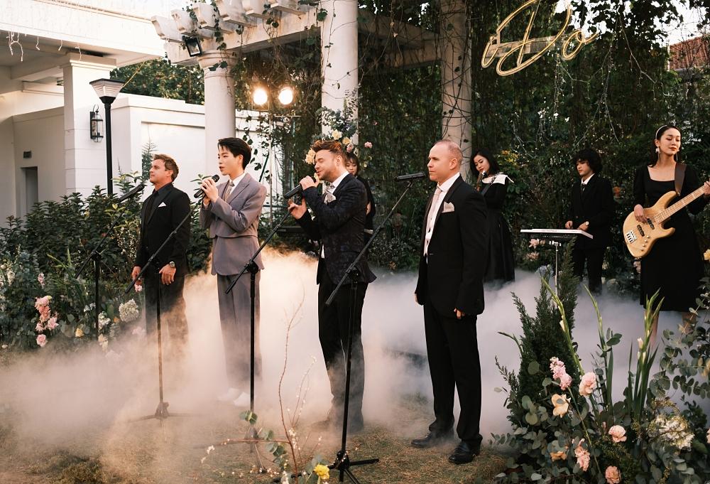 Đức Phúc hát song ngữ cực mượt khi kết hợp với nhóm 911-3