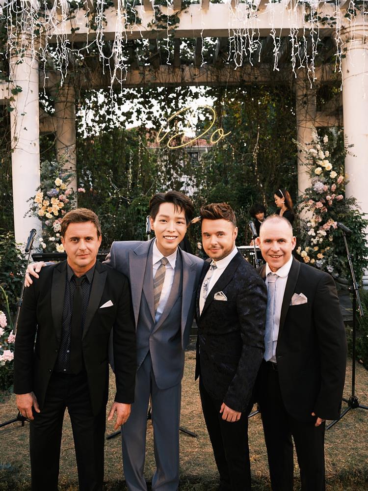 Đức Phúc hát song ngữ cực mượt khi kết hợp với nhóm 911-2