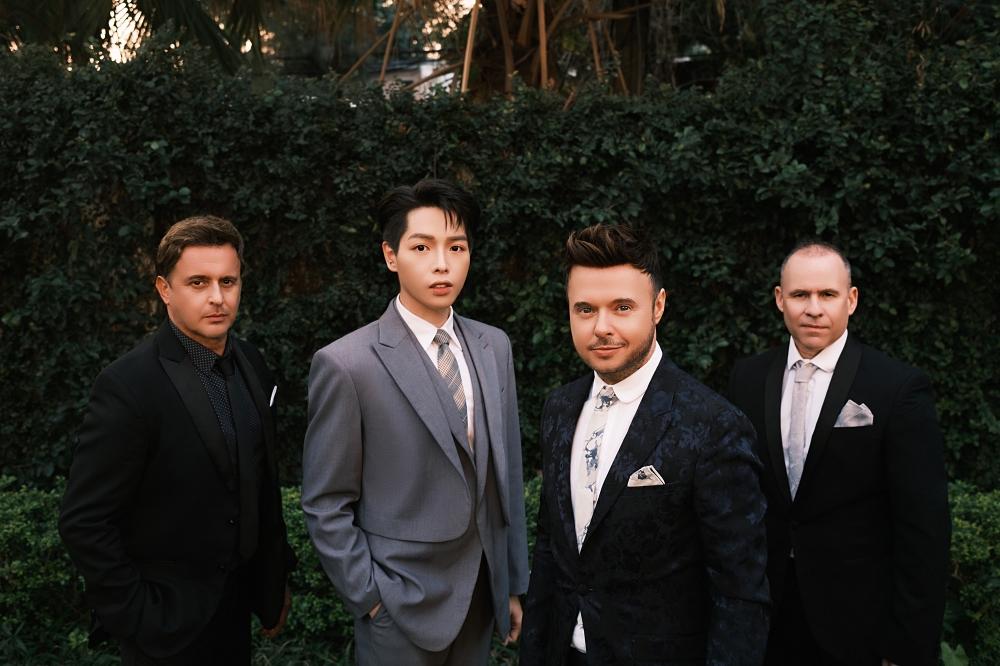 Đức Phúc hát song ngữ cực mượt khi kết hợp với nhóm 911-4