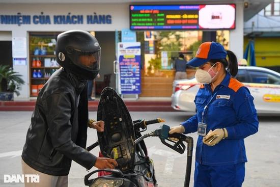 Giá xăng dầu lại sắp giảm, có loại giảm hơn 1.000 đồng/lít?
