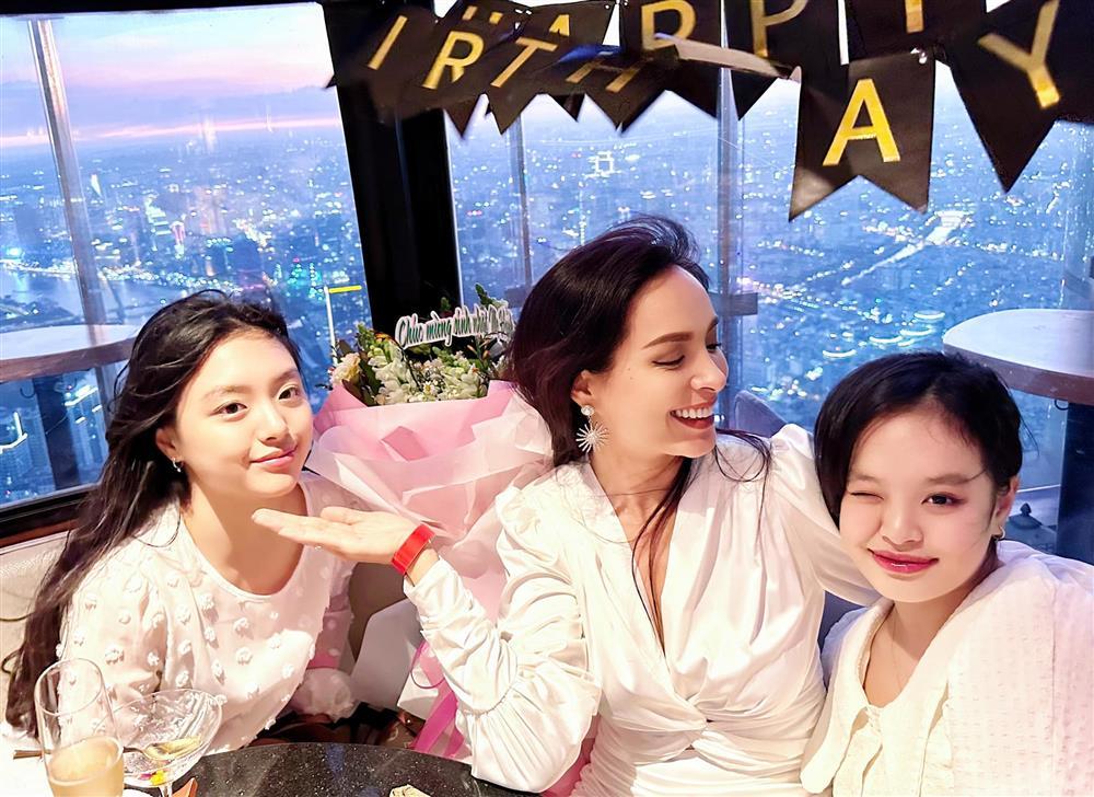 Gia đình Thúy Hạnh có hoa hậu tương lai?-4