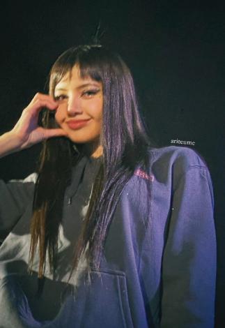 Jisoo, HyunA lăng xê nhiệt tình kiểu tóc mái độc lạ-2