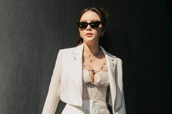 Lý Nhã Kỳ tụt cảm xúc, muốn rút khỏi showbiz-2