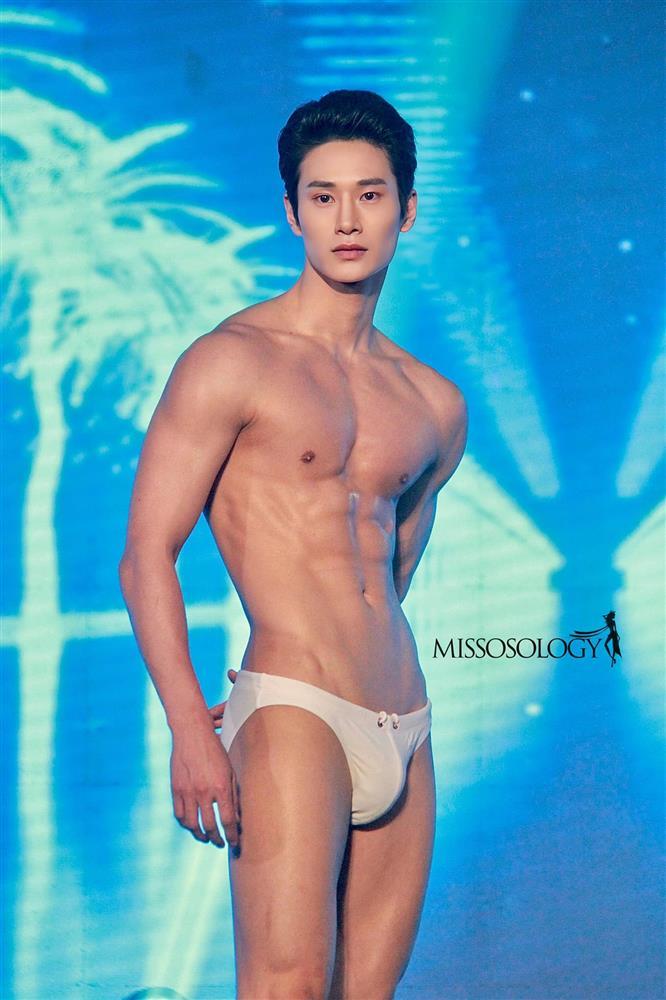 Thí sinh Mister Global 2022 đeo nơ, tạo dáng như hoa hậu-4