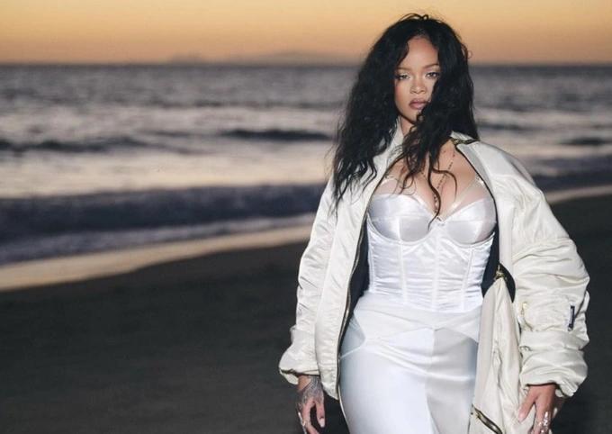 Có tất cả, nhưng Rihanna không có sự cân bằng-1