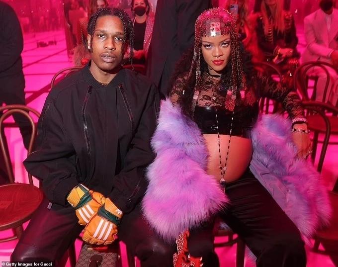 Có tất cả, nhưng Rihanna không có sự cân bằng-4