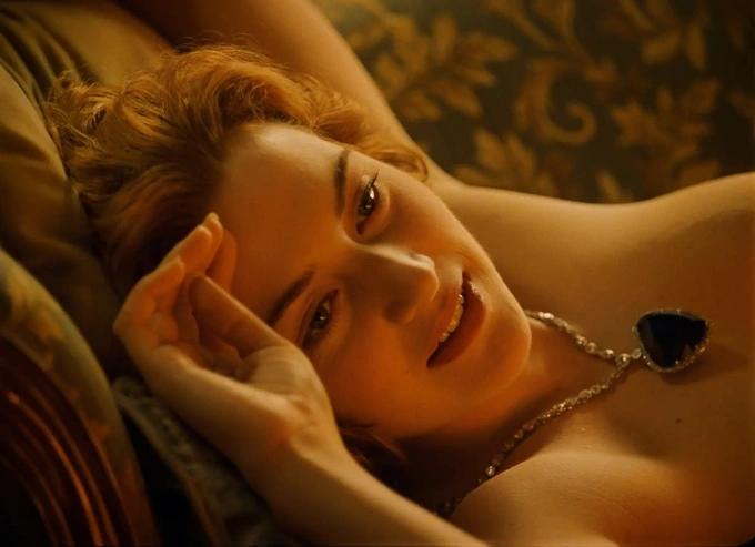 Nữ diễn viên Kate Winslet có khỏa thân trong cảnh phim này không?-2
