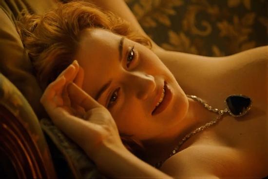 Nữ diễn viên Kate Winslet có khỏa thân trong cảnh phim này không?