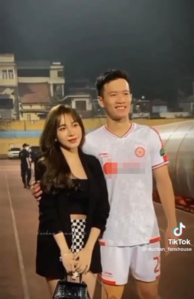 Nhan sắc người yêu Hoàng Đức qua ống kính không chỉnh sửa-3