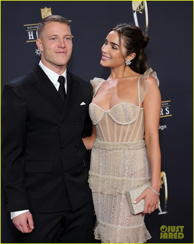 Hoa hậu Olivia Culpo diện đầm xuyên thấu sánh đôi bên bạn trai kém tuổi-2