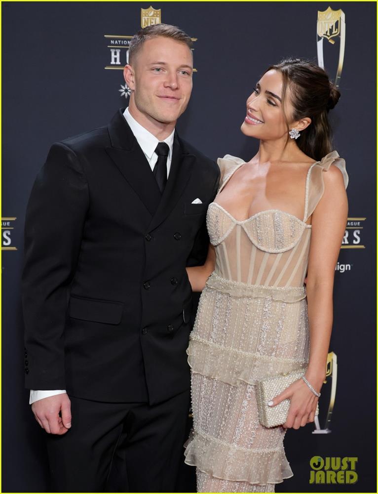 Hoa hậu Olivia Culpo diện đầm xuyên thấu sánh đôi bên bạn trai kém tuổi-3