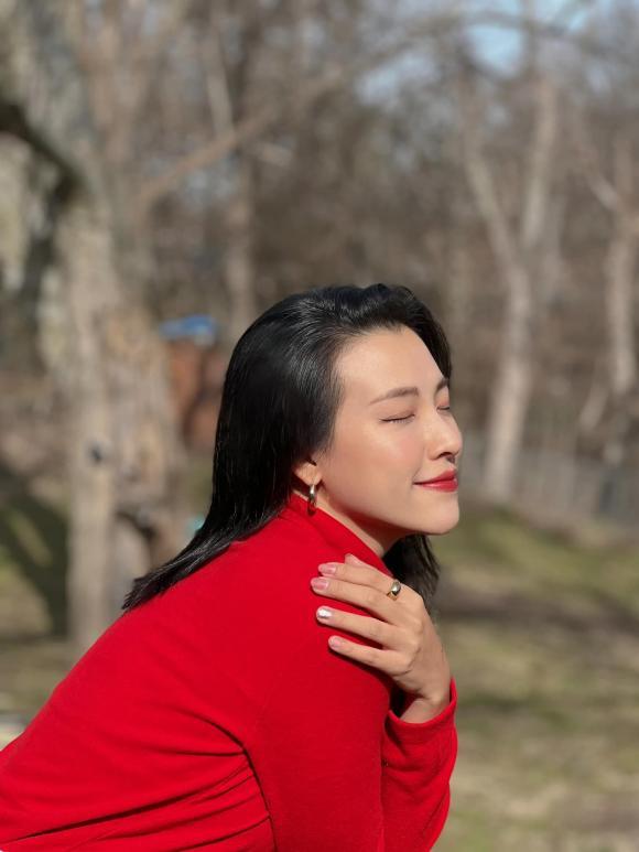 Hoàng Oanh mất điểm vì hàm răng lem nhem khi tái ngộ chồng cũ-4