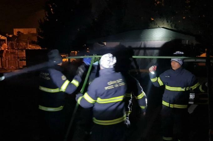 Công an Việt Nam xuyên đêm tìm nạn nhân trong giá lạnh -6 độ C-5