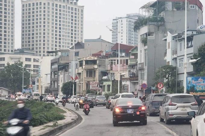 Triệu tập tài xế xe biển xanh bon chen trên phố Hà Nội-2