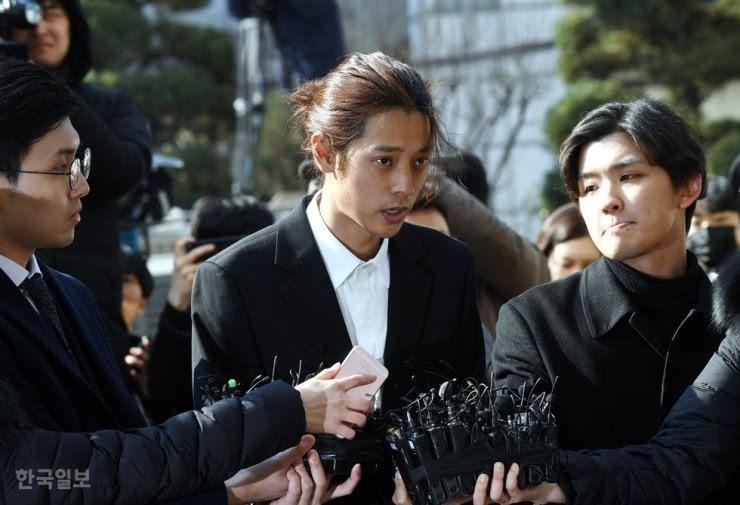 Những nam ca sĩ trong bê bối nhóm chat tình dục giờ ra sao?-1