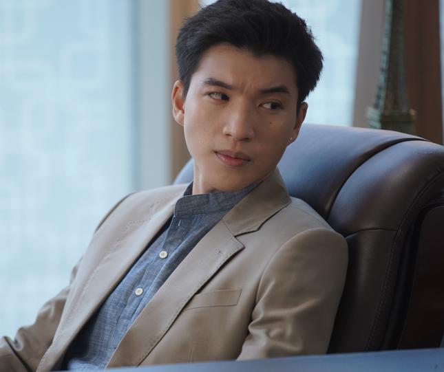 Giải mã HIEUTHUHAI: Điển trai, thông minh, được đẩy thuyền với Tiểu Vy và gì nữa?-4