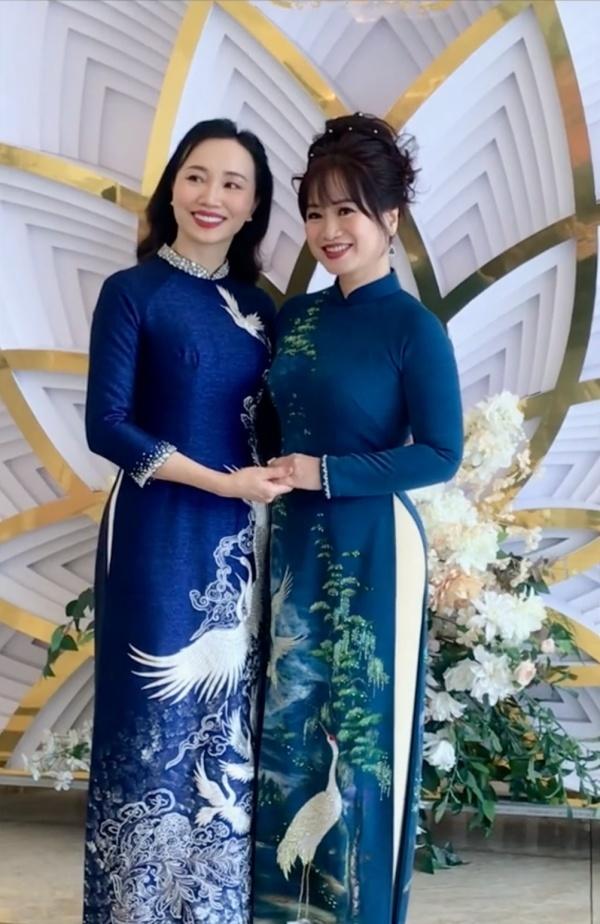 Phát sốt bà mẹ quá trẻ đẹp, chiếm sóng đám cưới con trai-3