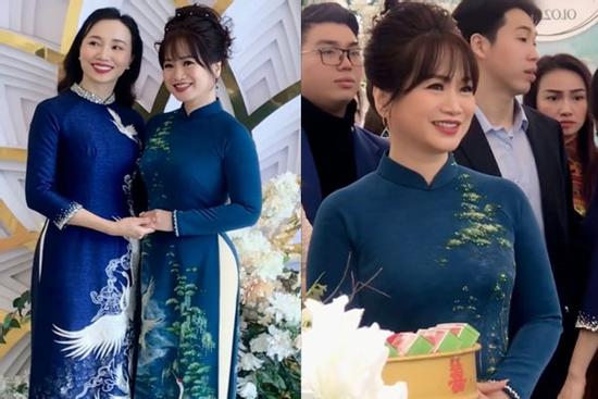 Phát sốt bà mẹ quá trẻ đẹp, chiếm sóng đám cưới con trai
