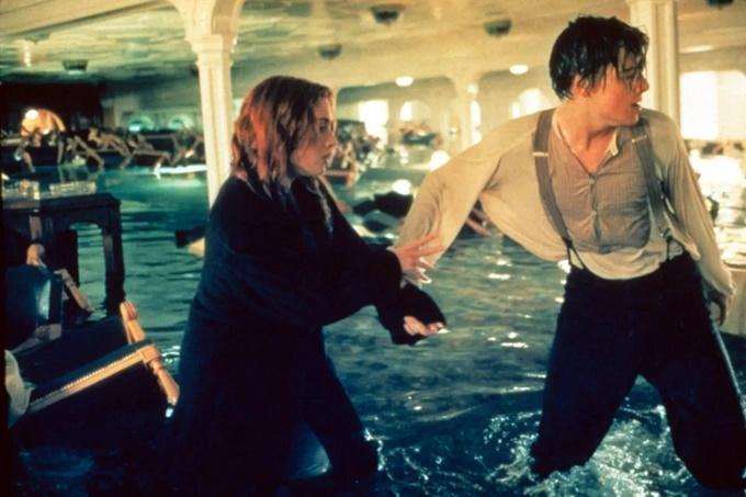 Sinh linh nhỏ tuổi nhất sống sót vụ đắm tàu Titanic không xem Titanic-3