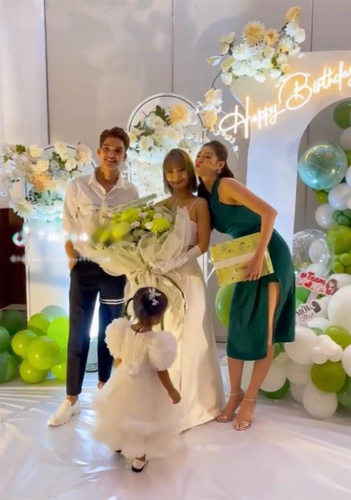 Mạc Văn Khoa tổ chức tiệc sinh nhật hoành tráng cho vợ-3