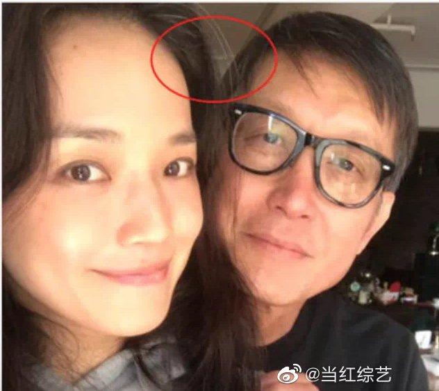 Thư Kỳ tóc bạc trắng, xuất hiện khó nhận ra-3