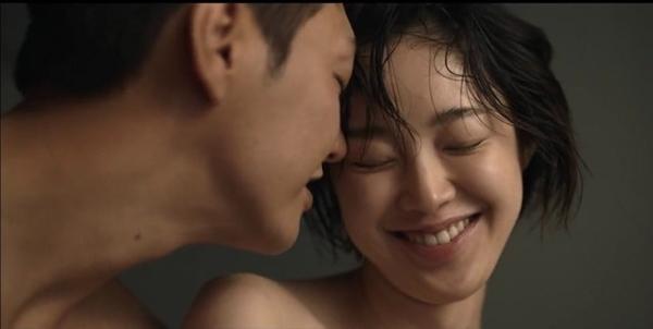 Bộ phim gây sốc vì ngập tràn cảnh nóng trần trụi-1