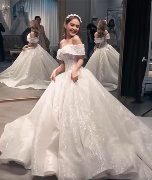 Khoe ảnh kỉ niệm 5 năm yêu, chồng đại gia Xoài Non phát tướng-10