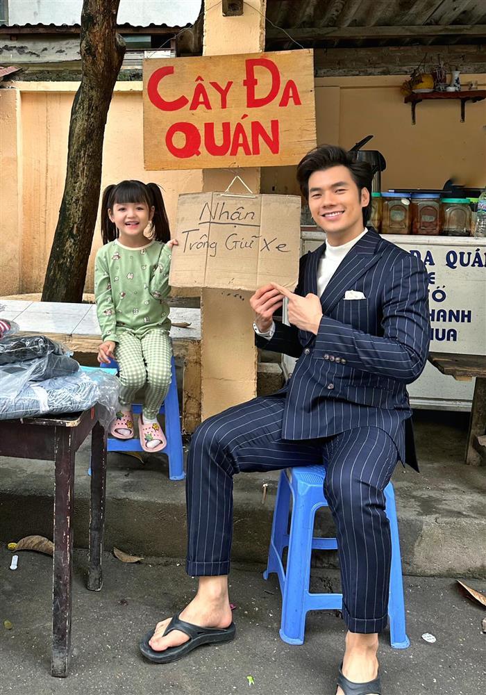 Nhan Phúc Vinh né Quỳnh Kool ở hậu trường Đừng Làm Mẹ Cáu-4