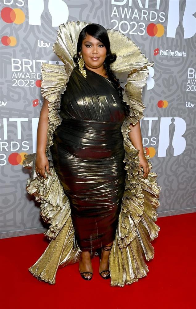 Top trang phục thảm họa nhất thảm đỏ Brit Awards 2023-6