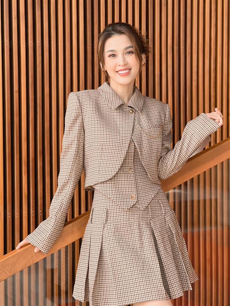 Showbiz Việt ngày 12/2: Ngọc Quyên tình tứ bên bạn trai Tây-9