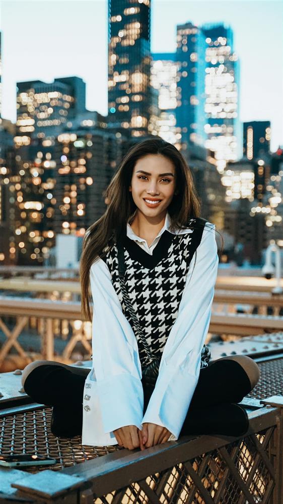 Showbiz Việt ngày 12/2: Ngọc Quyên tình tứ bên bạn trai Tây-12