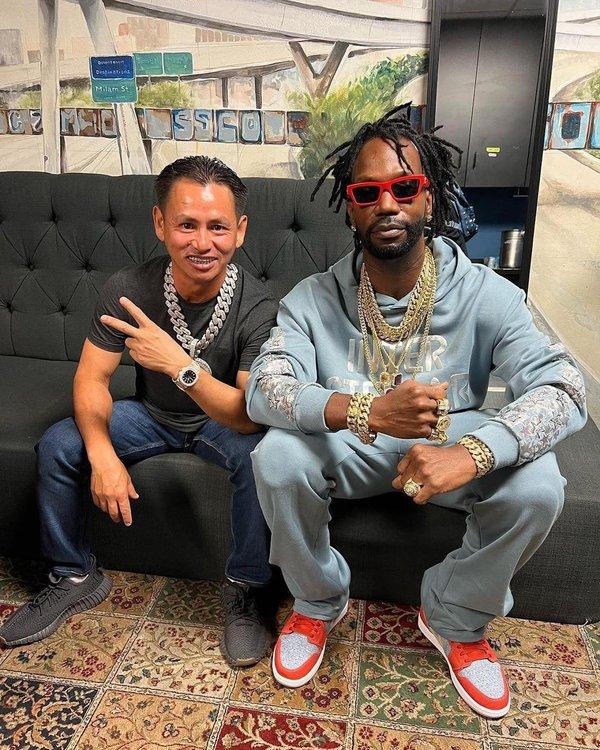 Cuộc sống tỷ phú kim cương sau 2 năm cạch mặt Khoa Pug-2