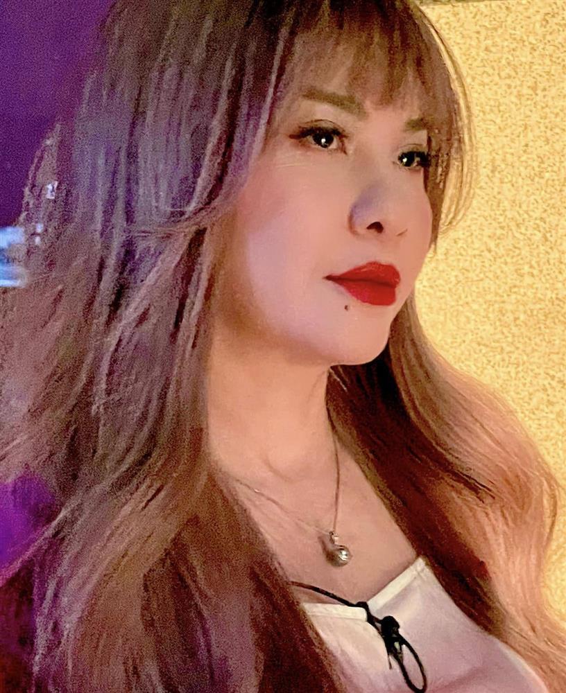 Cát Phượng lạ lẫm với diện mạo mới, tóc giả quá lợi hại-4