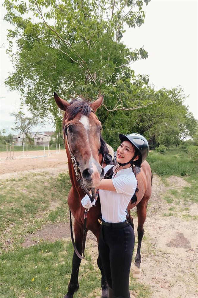 Chân dung nữ thần mới của bóng đá Thái Lan-4