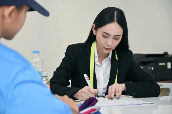 CLB Công An Hà Nội chi đậm chiêu mộ Theerathon Bunmathan?-2