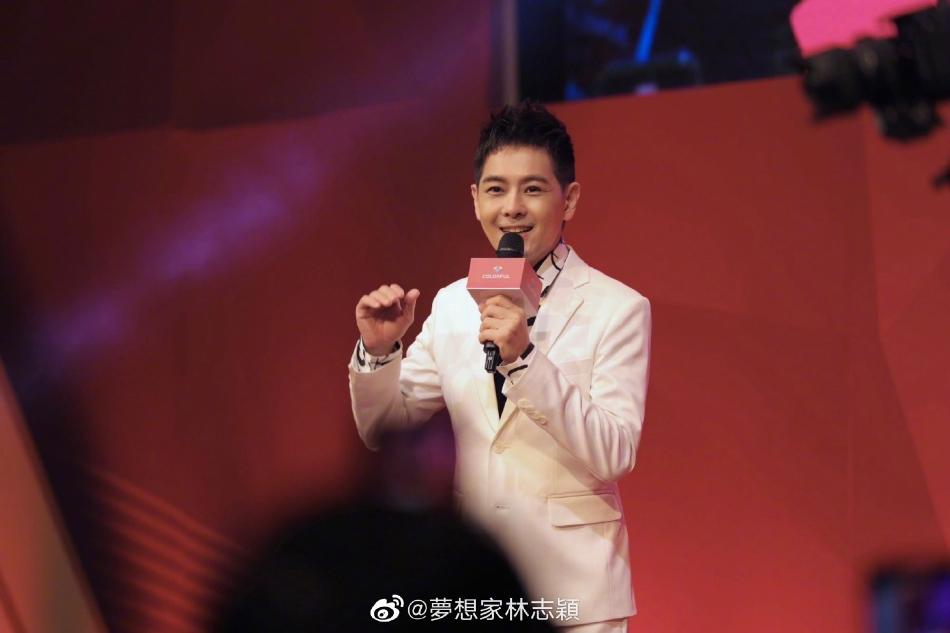 Lâm Chí Dĩnh công khai xuất hiện sau tai nạn, mặt mũi ra sao?-1