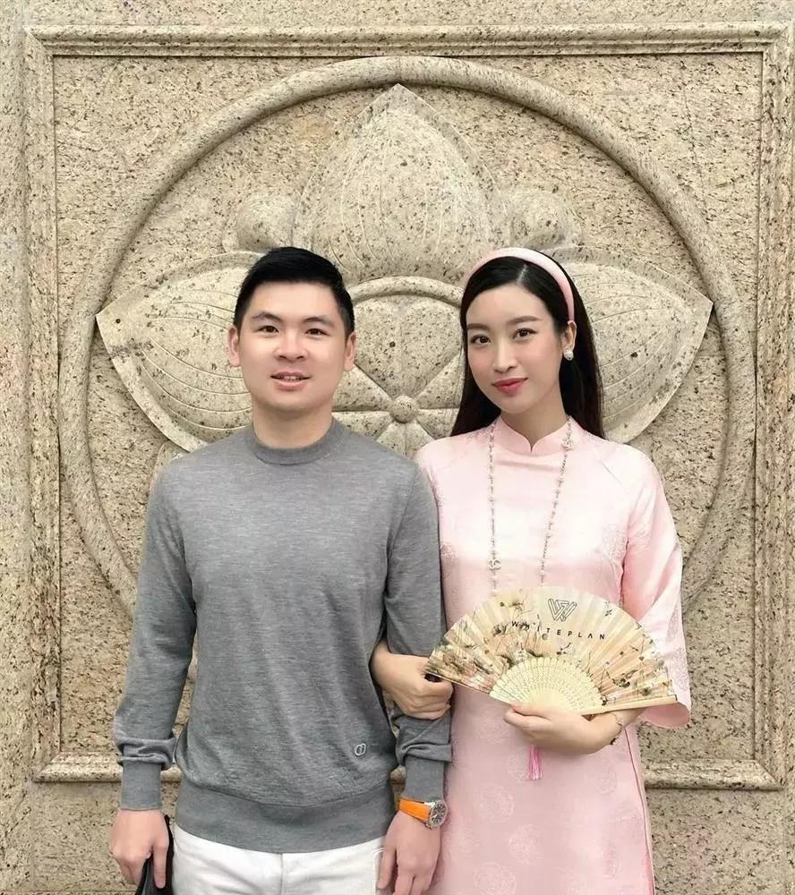 Chồng Đỗ Mỹ Linh ngơ ngác khi vợ chọn quà Valentine-5