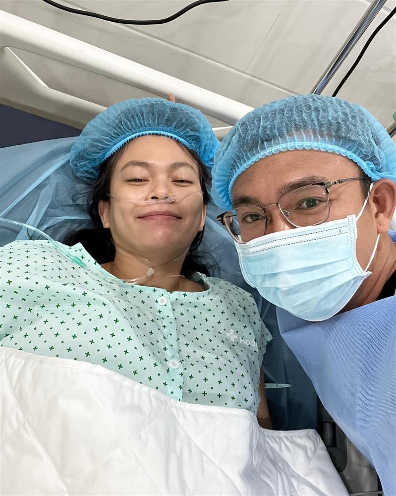 Mâu Thủy sinh con đầu lòng, biểu cảm bạn trai gây chú ý-2