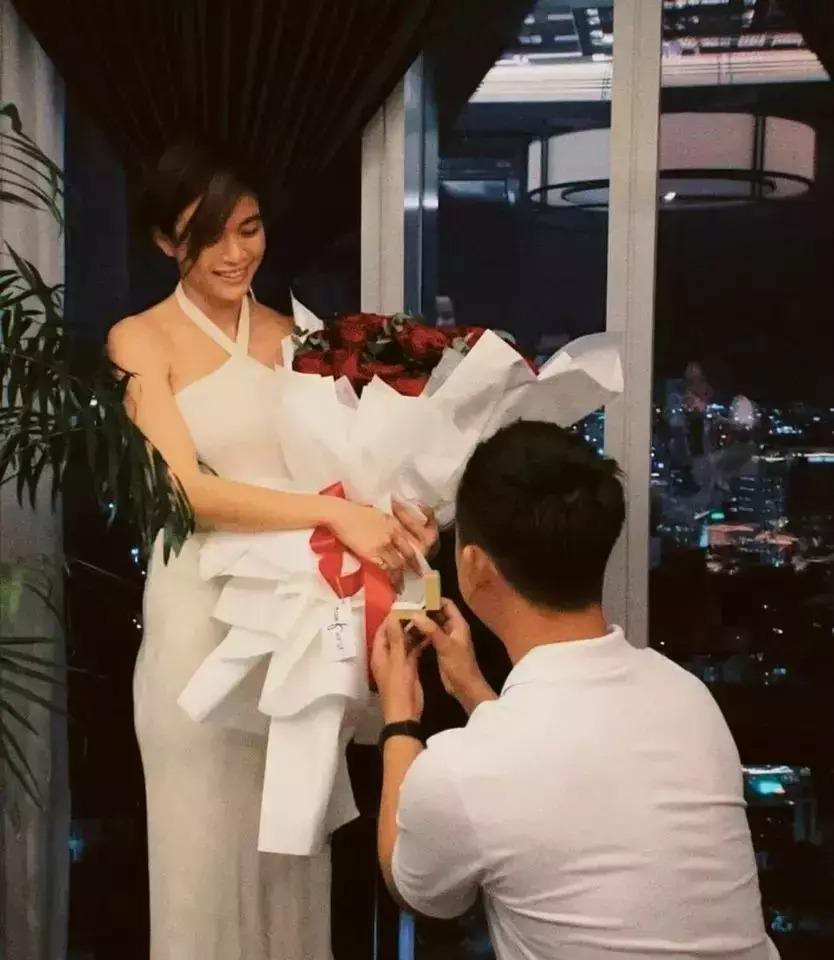 Mâu Thủy sinh con đầu lòng, biểu cảm bạn trai gây chú ý-5