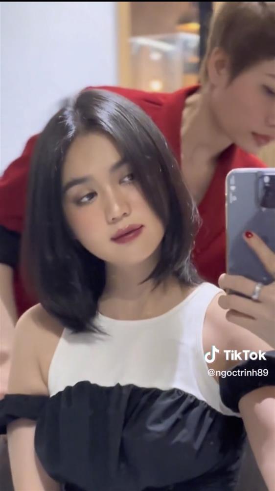Bị chê thảm họa tóc giả, Ngọc Trinh cắt luôn tóc thật lại được khen-3